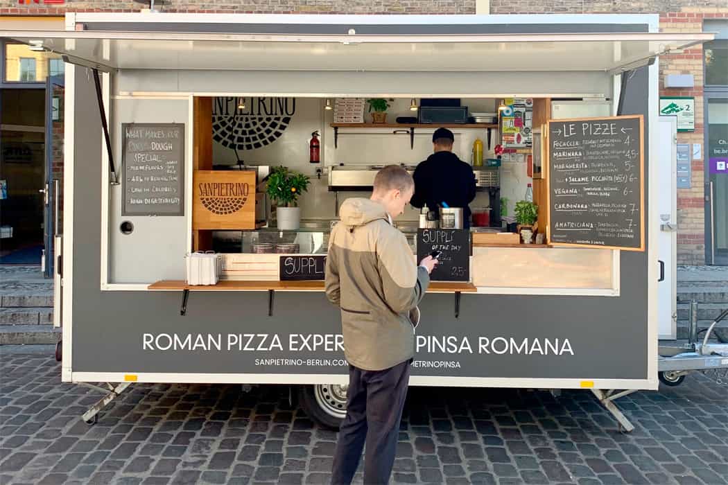 pinsa foodtruck - streetfood, food-nomyblog Teigrund im Schatten der Pizza: Hat die Pinsa das Zeug zum Foodtrend?