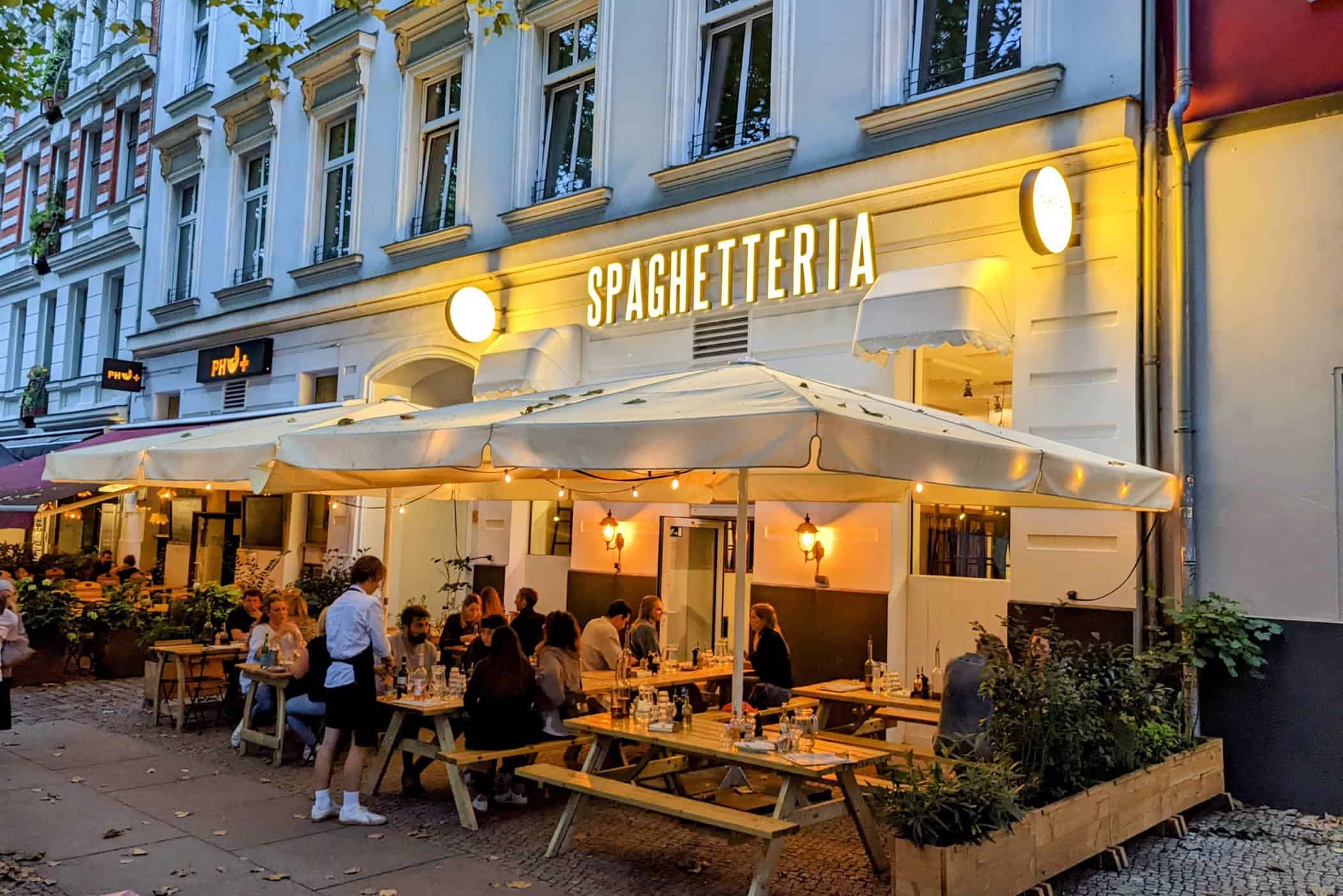 PXL 20220827 174522462 2 - konzepte, gastronomie, food-nomyblog Spaghetteria, Berlin: Pastakultur im Kollwitzkiez