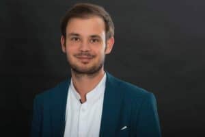 Dennis 300x200 - Dennis