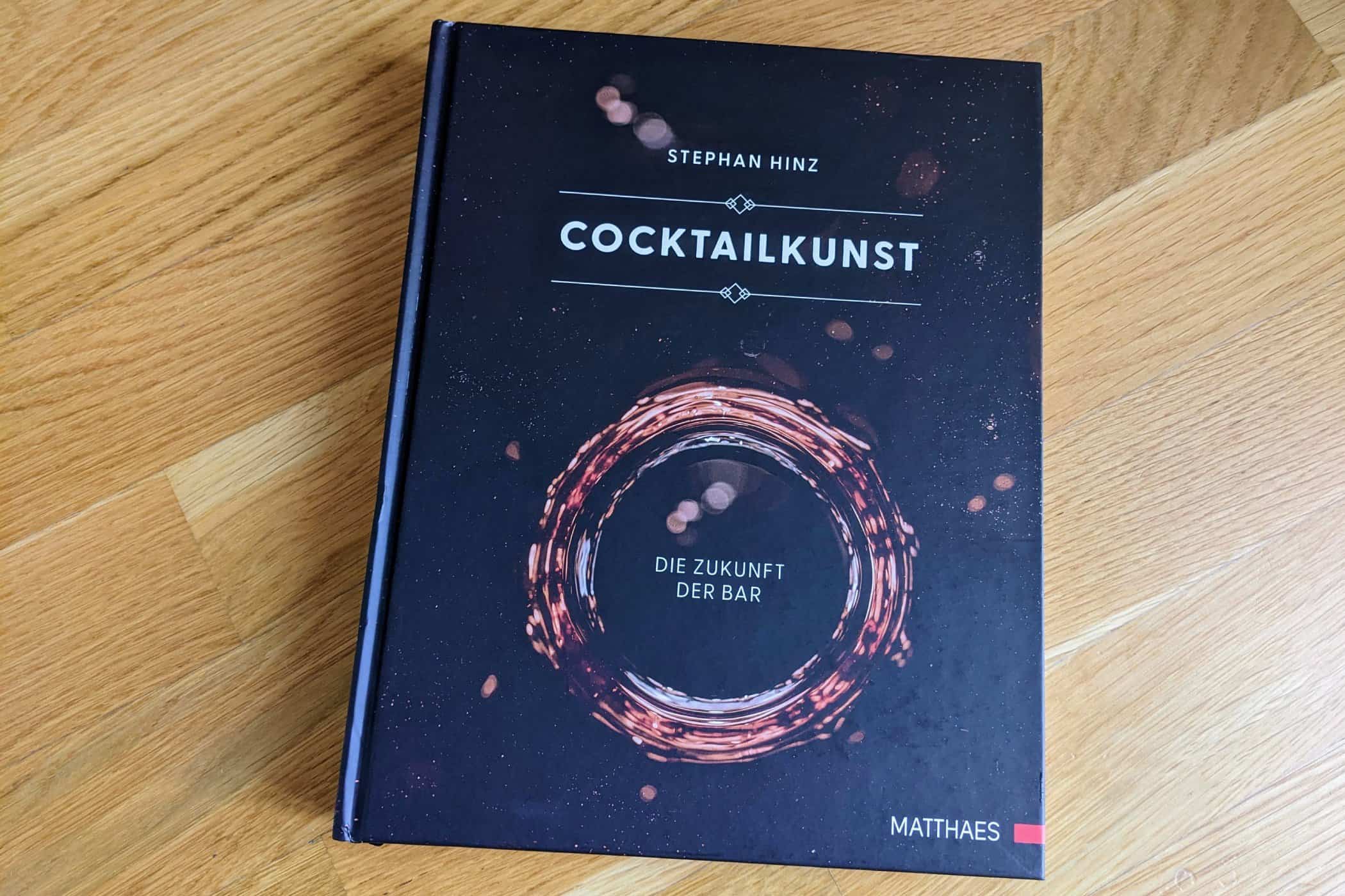 PXL 20221114 081900269 - medien-tools, getraenke, gastronomie Wir verlosen ein Exemplar der Neuauflage „Cocktailkunst – die Zukunft der Bar“