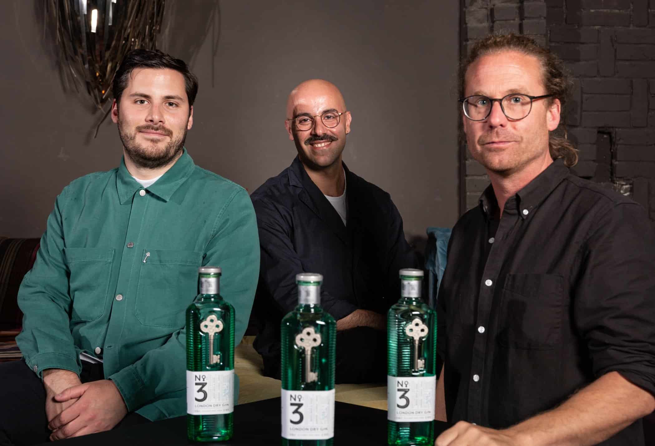 Ross Bryant Vito Nicotra Jan Peter Wulf 01 1 - spirituosen, getraenke, events Alec-Dominic Loße aus der „Charles Bar“ Wittenberg gewinnt Berliner Vorentscheid von No.3 London Dry Gin