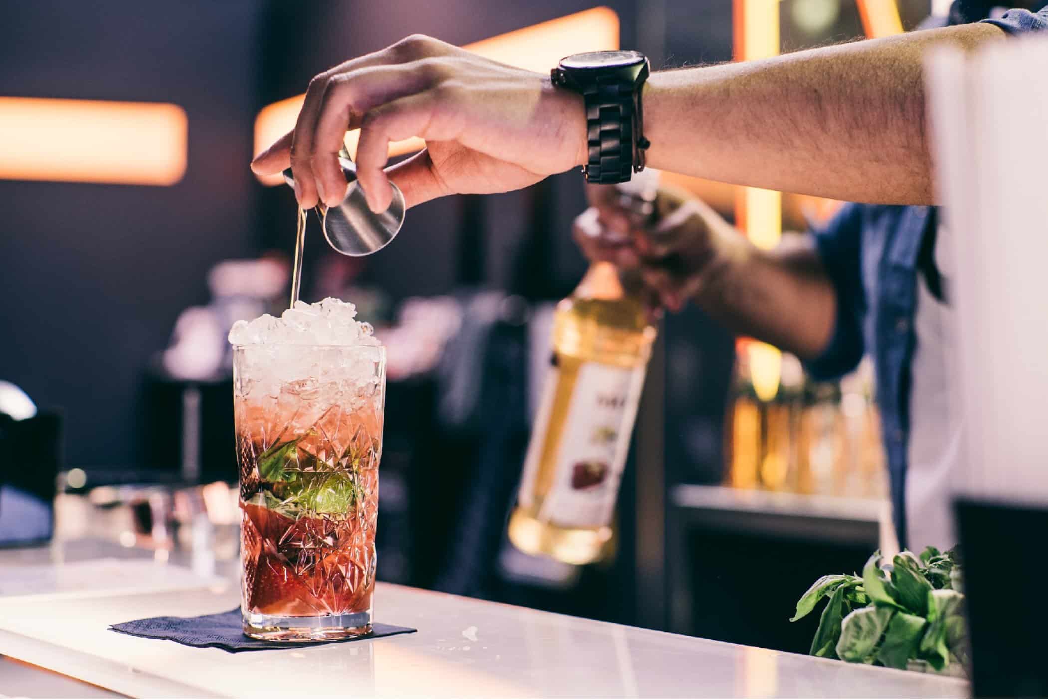 Mini Cocktail 19 - spirituosen, getraenke Mounzer El-Chakif: „Die Relevanz von Cocktailcaterings wird weiter steigen“