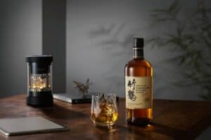 Nikka Taketsuru Pure Malt Mood 1 300x200 - Nikka Taketsuru Pure Malt Mood (1)