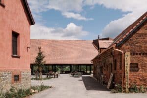 Michelberger Farm Sigurd Larsen brick wood architecture spreewald hotel gastronomy regenerative agriculture 99 1 300x200 - Michelberger Farm_Sigurd Larsen brick wood architecture spreewald hotel gastronomy regenerative agriculture_99 (1)