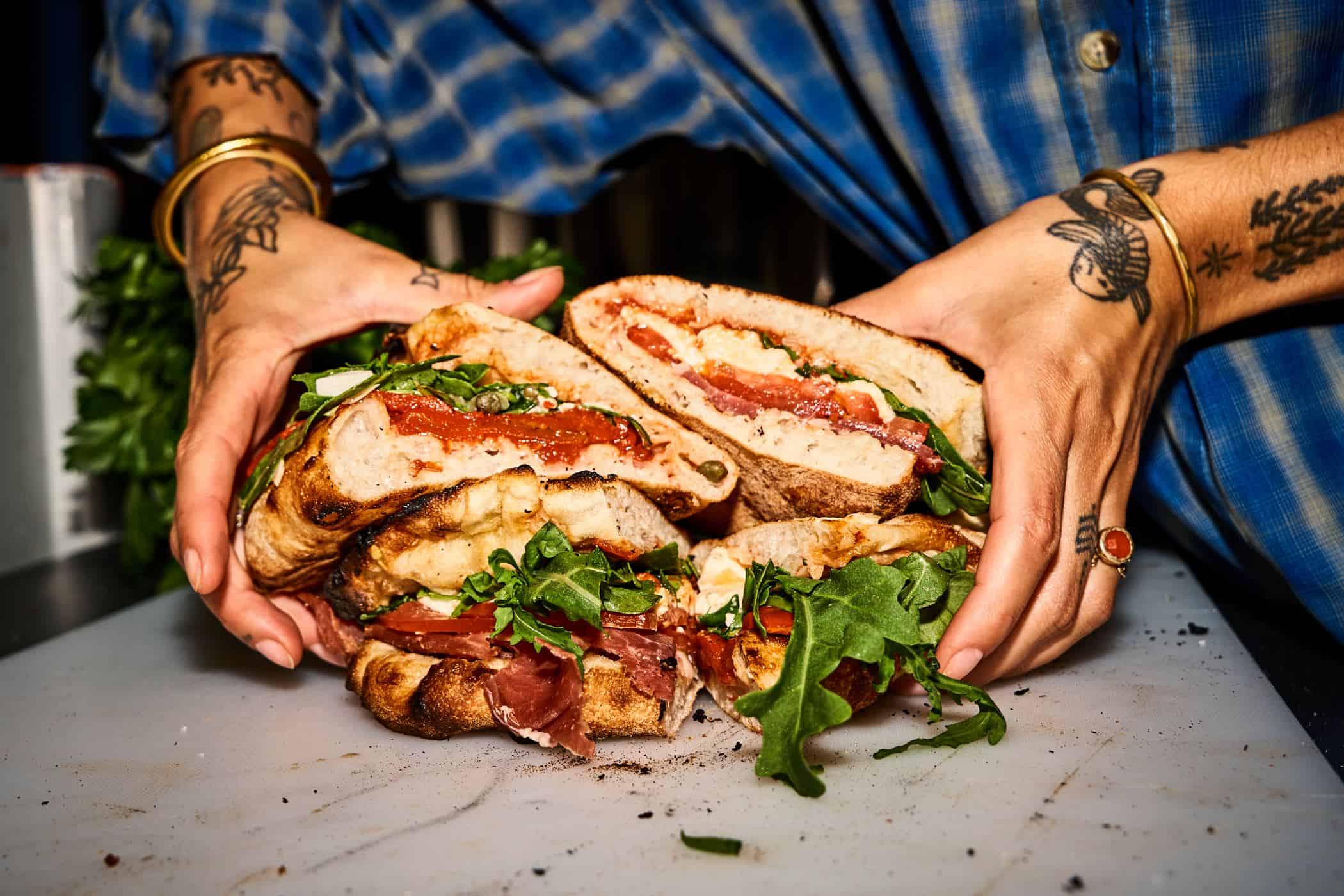 streetfood, gastronomie, food-nomyblog Sandwich Specialists: So wird der Brot-Klassiker neu inszeniert 20240725 Bolle 1255 - streetfood, gastronomie, food-nomyblog Sandwich Specialists: So wird der Brot-Klassiker neu inszeniert