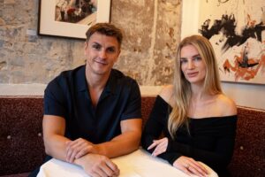 Jasmin und David Suchy Credits Arrete 7 1 300x200 - Jasmin und David Suchy (Credits Arrêté) (7) (1)