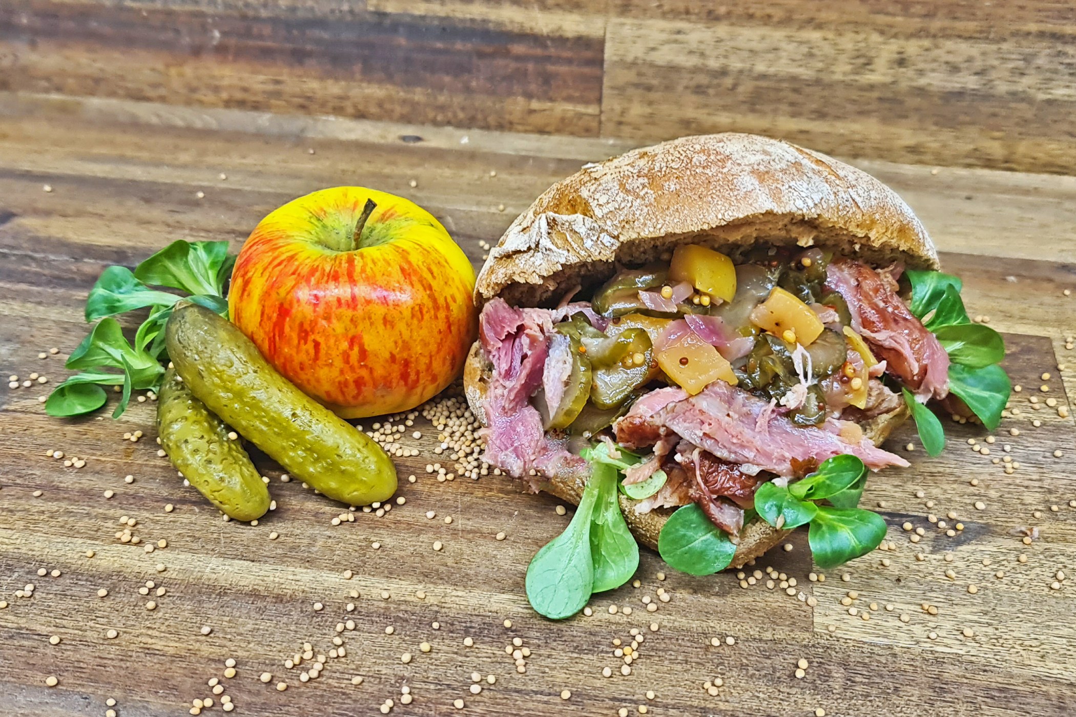 Berliner Kasseler Rippchen Sandwich - streetfood, food-nomyblog, catering Altberliner Küche neu inszeniert: Pannek seine Budike