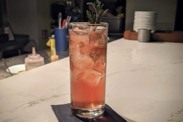 medien-tools, nomyblog Star Lounge: Stockheim catert in der Beatlemania-Ausstellung PXL 20260107 2005413832 585x390 - medien-tools, nomyblog Star Lounge: Stockheim catert in der Beatlemania-Ausstellung