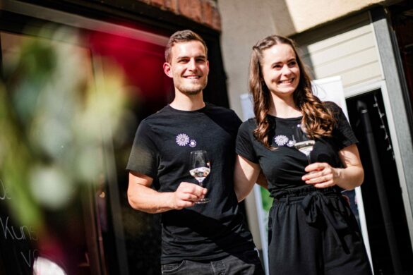 Lena und Sebastian by Weingut Baum MG 9835 kompr 585x390 - medien-tools, getraenke, nomyblog Sem - der Clubmacher bei Taff auf Pro Sieben: Beratung von Discotheken und Clubs