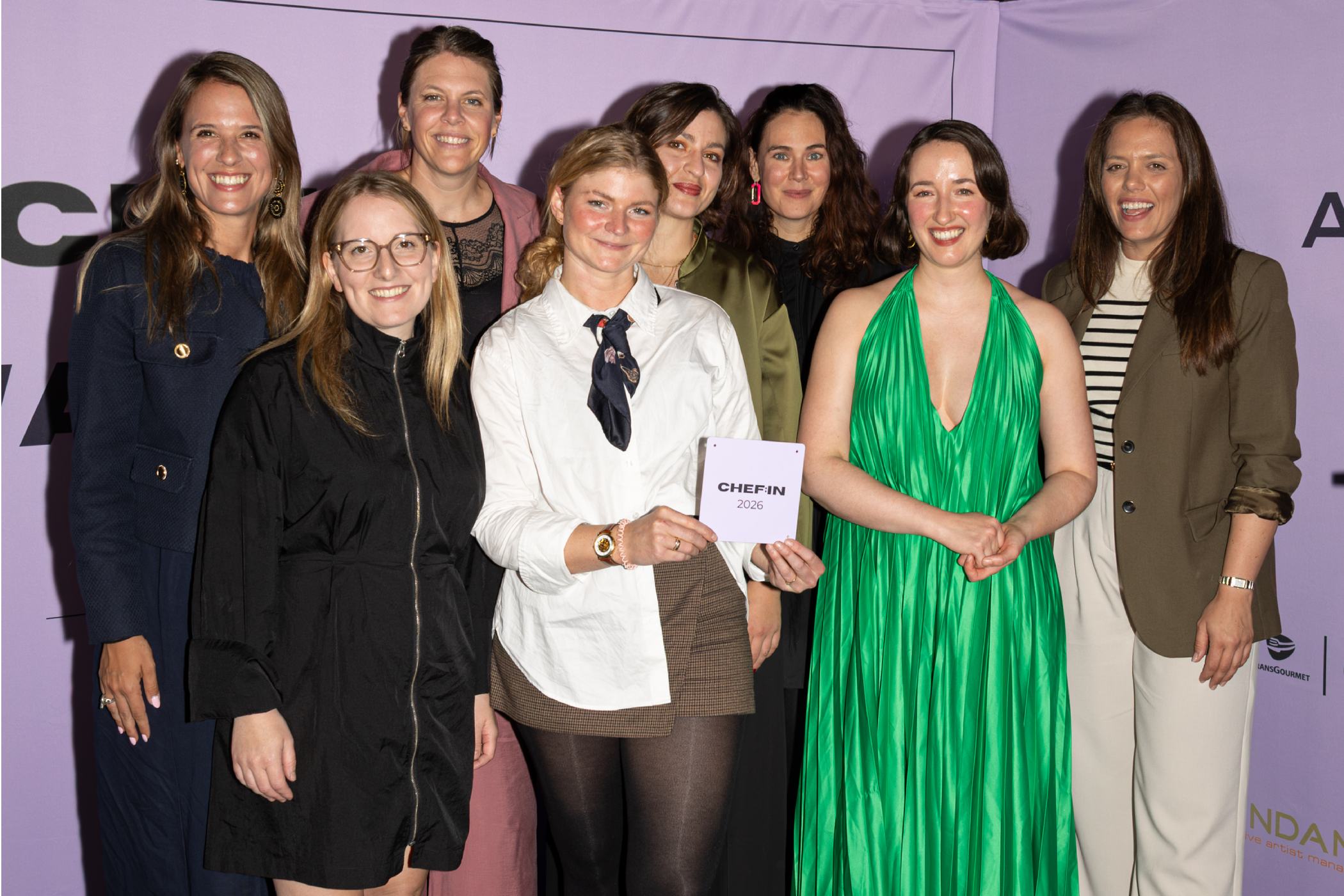 interviews-portraits, gastronomie, events „Diese Frauen, die heute ausgezeichnet werden, sind spitze. Nicht spitze für eine Frau. Spitze.“ JUDITHGILLES CHEFIN GEWINNERINNEN SPONSOREN 2 1 - interviews-portraits, gastronomie, events „Diese Frauen, die heute ausgezeichnet werden, sind spitze. Nicht spitze für eine Frau. Spitze.“