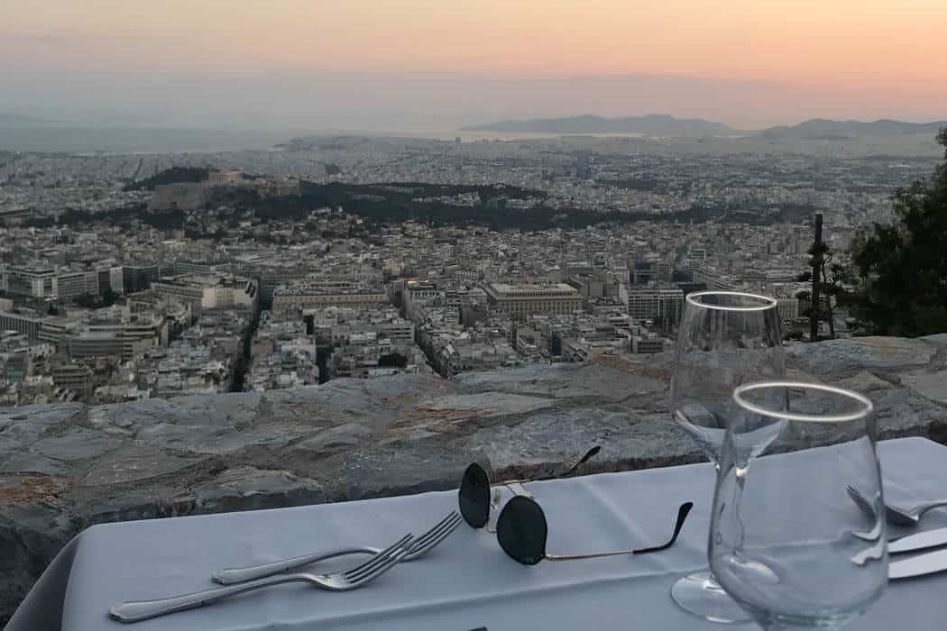 blick auf athen - getraenke, gastronomie, events Eine Bartour durch Athen, Teil 1/2: Ipitou und The Clumsies