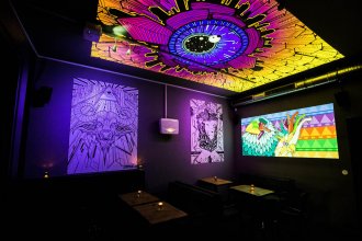 spirituosen, konzepte, gastronomie „Pop-up-Projekte sind immer ein Stück Marketing mit geringen Profitchancen“ – Dustin Render, Emi Wynehouse Bar, Berlin emi wnynehouse bar 330x220 - spirituosen, konzepte, gastronomie „Pop-up-Projekte sind immer ein Stück Marketing mit geringen Profitchancen“ – Dustin Render, Emi Wynehouse Bar, Berlin