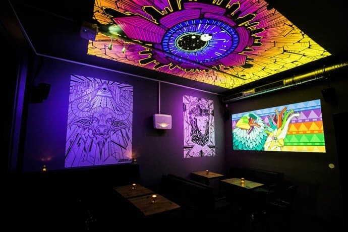 spirituosen, konzepte, gastronomie „Pop-up-Projekte sind immer ein Stück Marketing mit geringen Profitchancen“ – Dustin Render, Emi Wynehouse Bar, Berlin emi wnynehouse bar 690x460 - spirituosen, konzepte, gastronomie „Pop-up-Projekte sind immer ein Stück Marketing mit geringen Profitchancen“ – Dustin Render, Emi Wynehouse Bar, Berlin