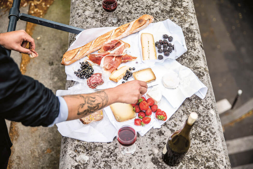 fabio haebel paris - interviews-portraits, food-nomyblog „Märkte sind für die Stadt wie die Küche für eine Party“: Im Gespräch mit Fabio Haebel, Gastgeber, TV-Koch und Kochbuch-Herausgeber