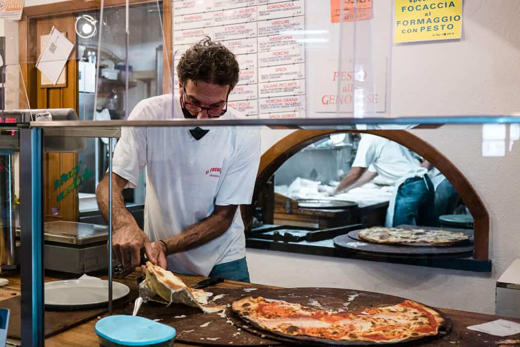 interviews-portraits, gastronomie, food-nomyblog Gastronomie in Italien: Salz ins Nudelwasser statt in die Wunde foccaciaio1 - interviews-portraits, gastronomie, food-nomyblog Gastronomie in Italien: Salz ins Nudelwasser statt in die Wunde