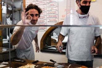interviews-portraits, gastronomie, food-nomyblog Gastronomie in Italien: Salz ins Nudelwasser statt in die Wunde foccaciaio3 330x220 - interviews-portraits, gastronomie, food-nomyblog Gastronomie in Italien: Salz ins Nudelwasser statt in die Wunde