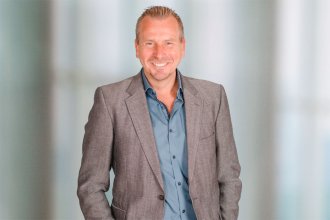 personal, interviews-portraits, management Frank Simmeth: „Unsere Zeit erfordert Mitarbeiter, die im Kopf flexibel sind“ frank simmeth 2 330x220 - personal, interviews-portraits, management Frank Simmeth: „Unsere Zeit erfordert Mitarbeiter, die im Kopf flexibel sind“
