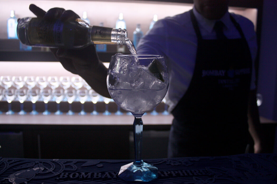 gin tonic 1 - spirituosen, getraenke, events The Grand Journey: Mit dem Laverstoke Express zu den Ursprungsorten der Botanicals von Bombay Sapphire