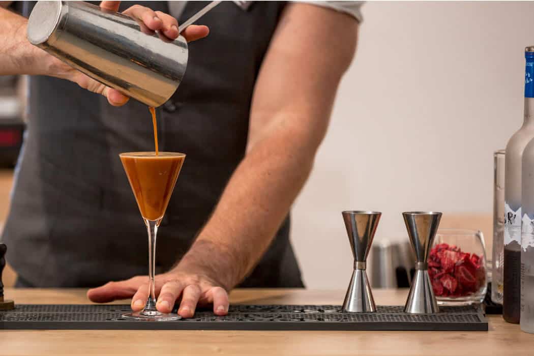 grey goose le cafe bleu - spirituosen, kaffee-und-tee, getraenke, events Die Psychologie des Espresso Martini: Was ein guter Kaffee-Cocktail bewirken kann