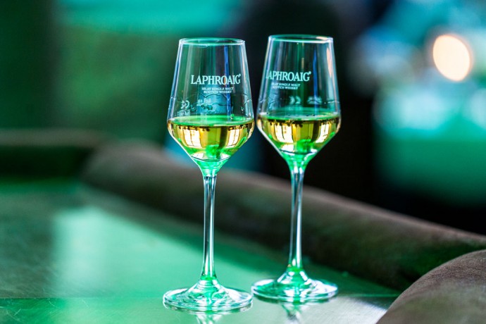 getraenke Wie ein neuer Whisky in die Welt kommt: Laphroaig Lore laphroaig 690x460 - getraenke Wie ein neuer Whisky in die Welt kommt: Laphroaig Lore