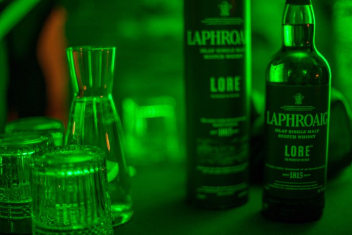 laphroaig lore 690x460 - getraenke Wie ein neuer Whisky in die Welt kommt: Laphroaig Lore