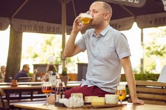 getraenke, gastronomie, food-nomyblog, bier Nicolas Soenen, Sommelier: „Bier und Käse bietet unglaublich interessante Kombinationen“ nicolas soenen 1 330x220 - getraenke, gastronomie, food-nomyblog, bier Nicolas Soenen, Sommelier: „Bier und Käse bietet unglaublich interessante Kombinationen“