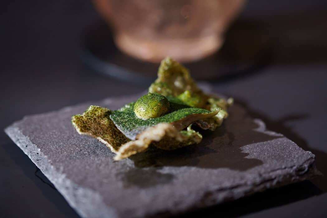 nori seaweed cracker - spirituosen, management, gastronomie Vom Gast her denken, fühlen, schmecken: Sessions von The Blend by Beam Suntory mit Ryan Chetiyawardana und Joe Schofield beim BCB 2019