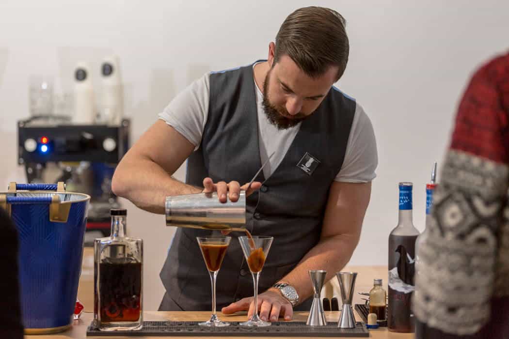philip bischoff - spirituosen, kaffee-und-tee, getraenke, events Die Psychologie des Espresso Martini: Was ein guter Kaffee-Cocktail bewirken kann