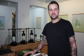 spirituosen, getraenke Liköre fast wie Parfums: Muyu-Tasting mit Bartender Simone Caporale simone carporale 330x220 - spirituosen, getraenke Liköre fast wie Parfums: Muyu-Tasting mit Bartender Simone Caporale