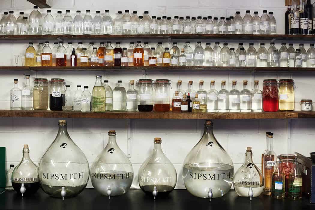 sipsmith lab - spirituosen, getraenke, events Very junipery indeed: Zu Besuch bei Sipsmith Gin in London