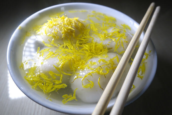 soi lumchrysanthemum mochi dumplings guangzhou 2 - streetfood, interviews-portraits, food-nomyblog „Streetfood macht die Welt ein bisschen kleiner und geschmackvoller“ - im Gespräch mit KF Seetoh, Gründer des „World Street Food Congress“