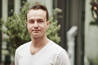 wein, getraenke, gastronomie Steve Pietschmann: „Im High-End-Bereich gibt es Sekte, die Champagner in den Schatten stellen“ steve pietschmann 330x220 - wein, getraenke, gastronomie Steve Pietschmann: „Im High-End-Bereich gibt es Sekte, die Champagner in den Schatten stellen“