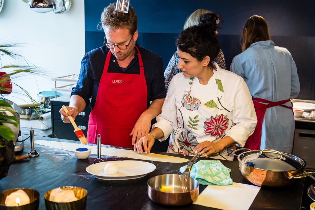 events Ein italienischer Genuss-Abend mit Ramazzotti im Private Roof Club Berlin teig einstreichen - events Ein italienischer Genuss-Abend mit Ramazzotti im Private Roof Club Berlin