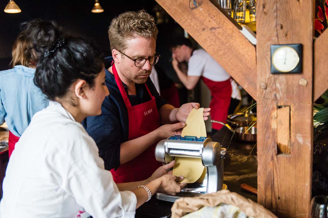 events Ein italienischer Genuss-Abend mit Ramazzotti im Private Roof Club Berlin teigmaschine - events Ein italienischer Genuss-Abend mit Ramazzotti im Private Roof Club Berlin