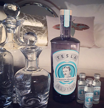 tesla - getraenke Probiert: Tesla Šljivo