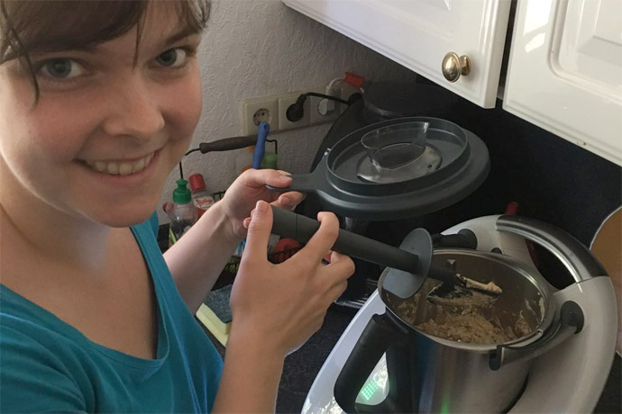 testkochen - konzepte, gastronomie „Wir ermöglichen unseren Kunden, endlich wieder gemeinsam mit Freunden, Familie und Kollegen essen gehen zu können“ Gespräch mit Lara Ramm, Glutanada Berlin