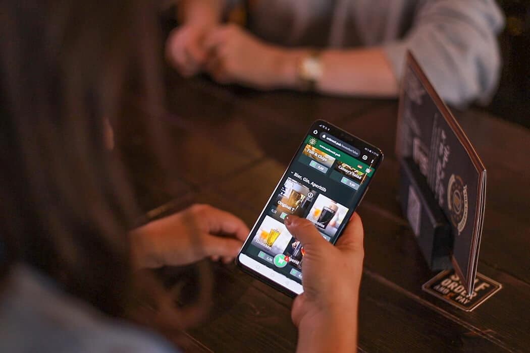 wayter smartphone - medien-tools, management, gastronomie Digitale Soforthilfe für den gastronomischen Neustart von der Speisekarte bis zum Payment